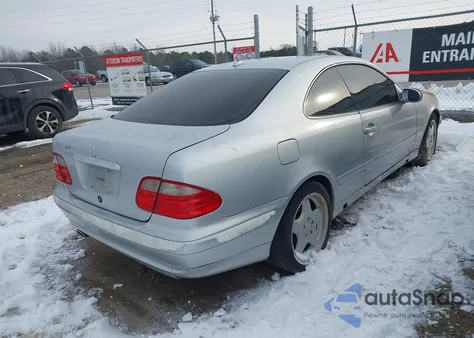 2002 Mercedes-Benz Clk 320 z USA, uszkodzony, nr VIN WDBLJ65G42T123724